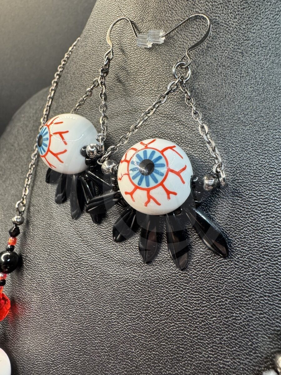 Eye See You Necklace and Earrings Set - Image 5