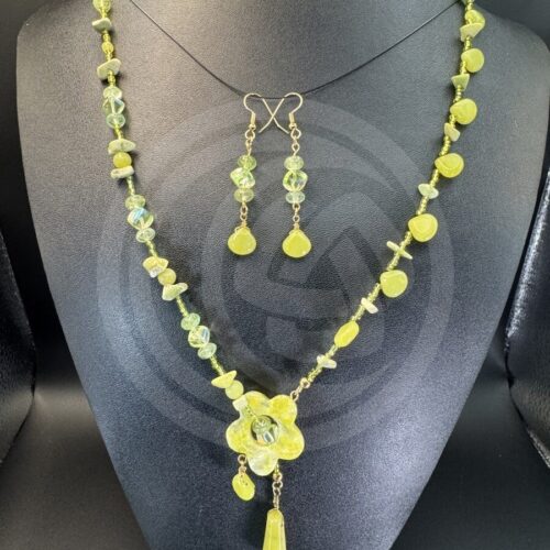 Serpentina Necklace and Earrings Set