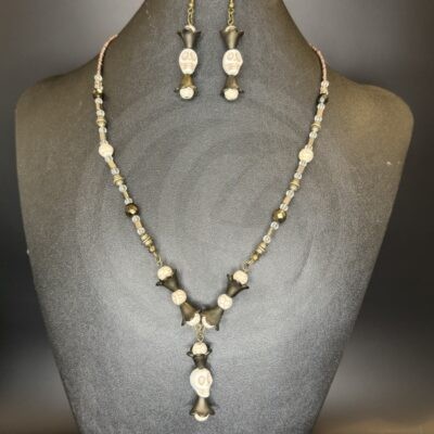 "Memento Mori" Necklace and Earrings Set - Magnesite