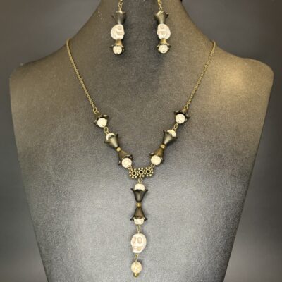 "Memento Mori II" Necklace and Earrings Set - Magnesite