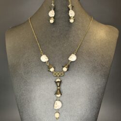 "Memento Mori III" Necklace and Earrings Set - Magnesite